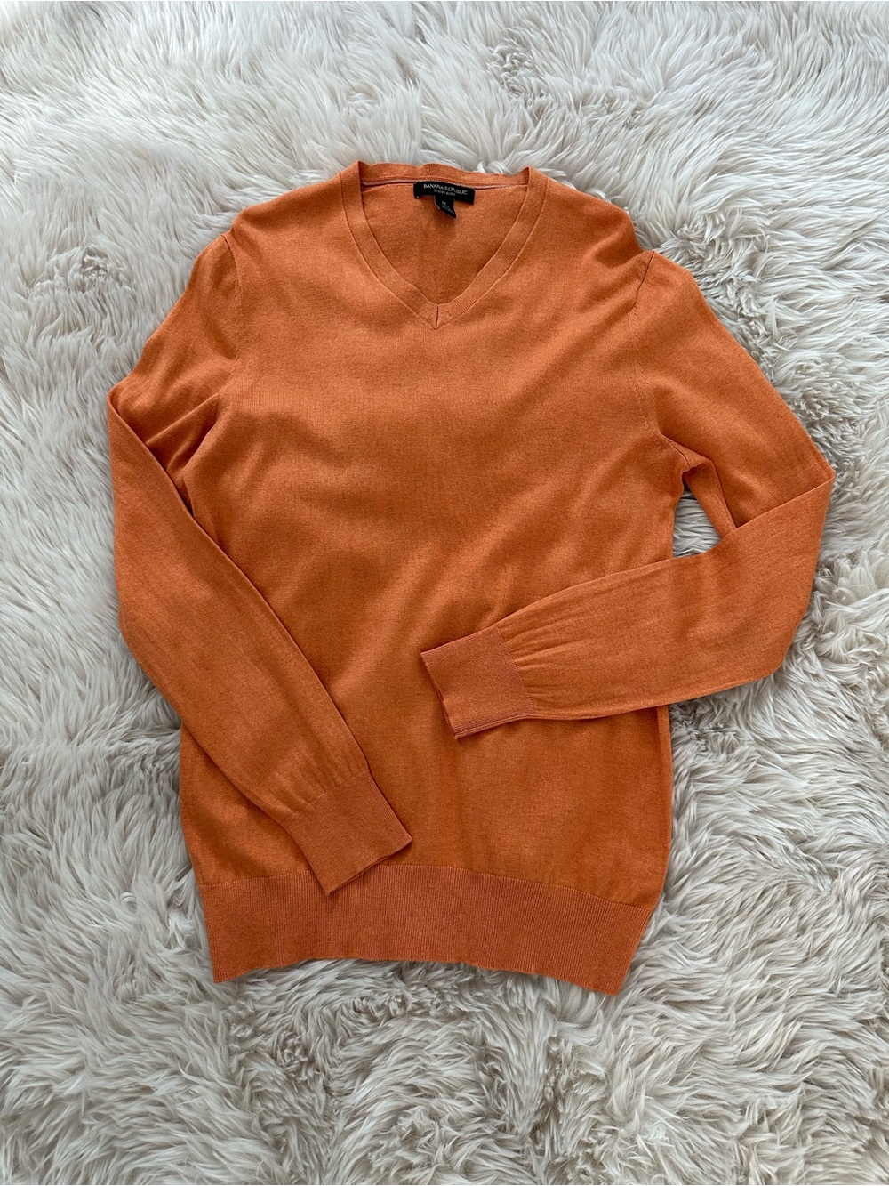 Banana Republic V-Neck Sweater in Orange